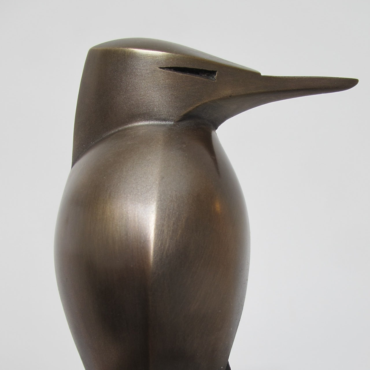 Kingfisher bronze sculpture by Paul Harvey